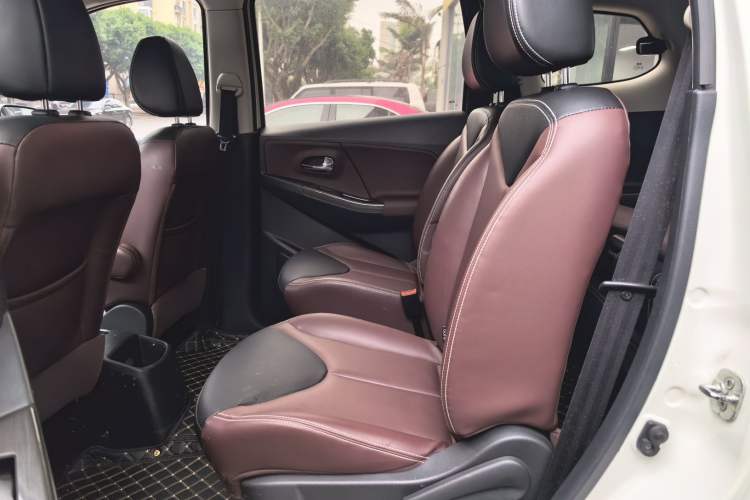 Used Venucia M50V 2019 1.5L Manual Comfort Edition
