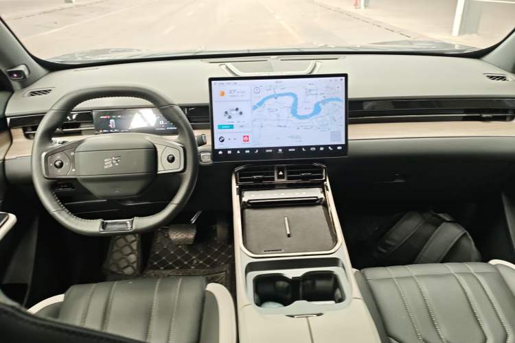 Used JETOUR Shanhai L6 2024 1.5TD DHT ULTRA