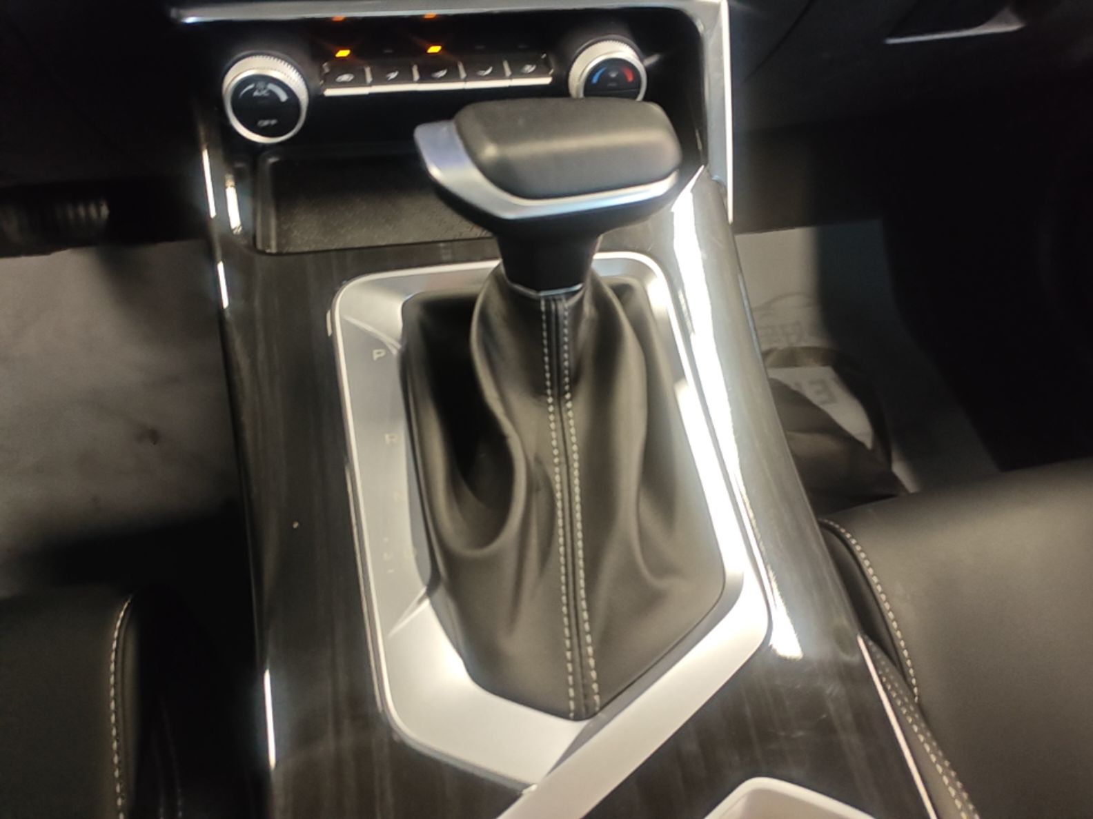 Geely Auto Coolray 2025 Model 1.5L CVT Superpower Edition MAX — снимка 16