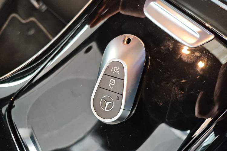 Used Mercedes-Benz C-Class 2025 C 260 L Obsidian Night Sport Edition
