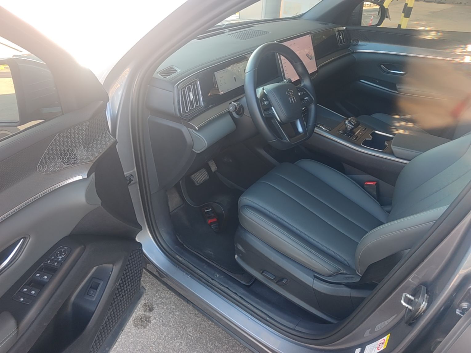 BYD Song Pro New Energy 2025 2nd Generation Intelligent Driving Version DM-i 75KM Overachiever Trim — снимка 18