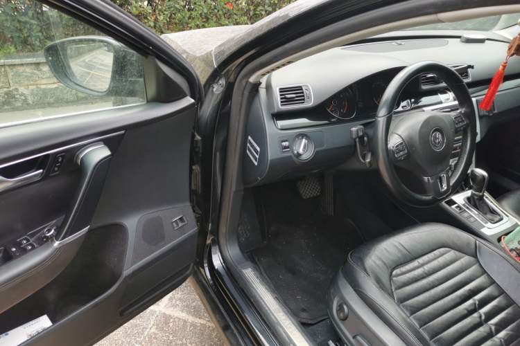 Used Volkswagen Magotan 2013 2.0 TSI Luxury Model Driver Seat