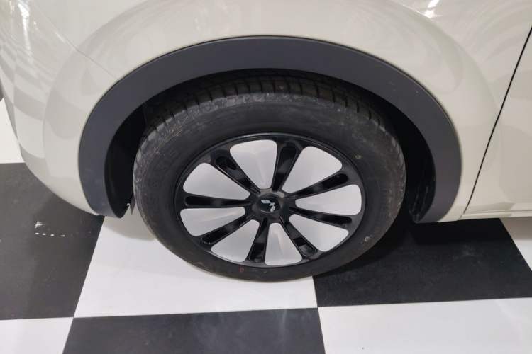 Used Wuling Bingo 2023 333 km Lingxi Connected+ Version
