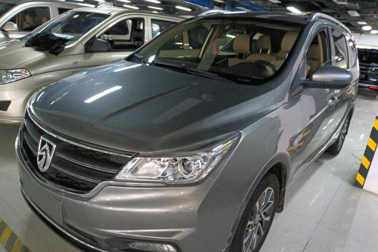 Used Baojun 730 2017 1.5T Manual Fashion Version 7 Seats China V Emission Standard