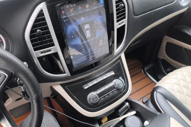 Used Mercedes-Benz Vito 2018 2.0T Business Version China V Emission Standard Audio And AC Panel