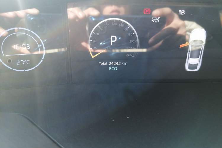 Used CHANGAN UNI-V 2024 1.5T Prestige Edition Odometer Close Up