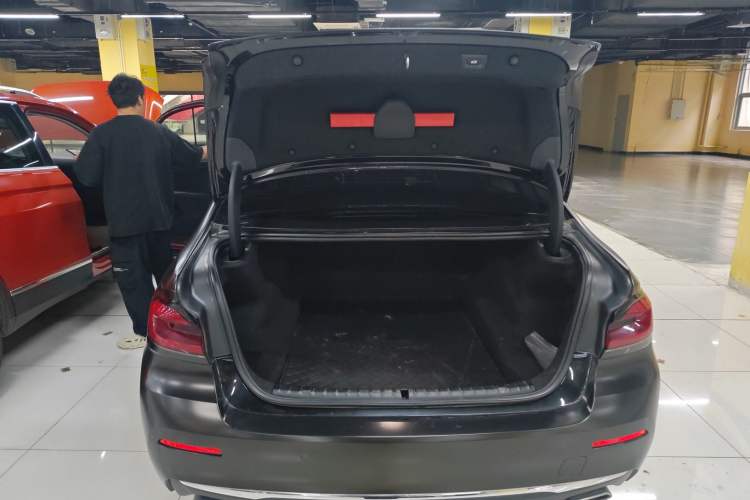 Used BMW 5 Series 2021 525Li Luxury Package Trunk