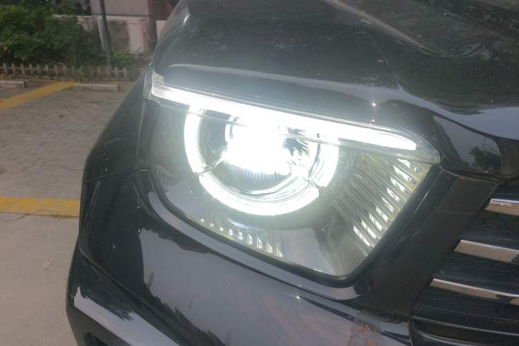 Used Tank 700 New Energy 2024 Hi4-T Ultimate Edition Right Front Headlight