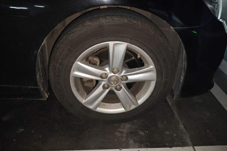 Used Toyota Reiz 2010 2.5S Fengdu Jinghua Edition Right Front Wheel Hub