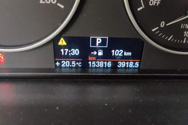 Used BMW 3 Series GT 2013 320i Leading Model Odometer Close Up