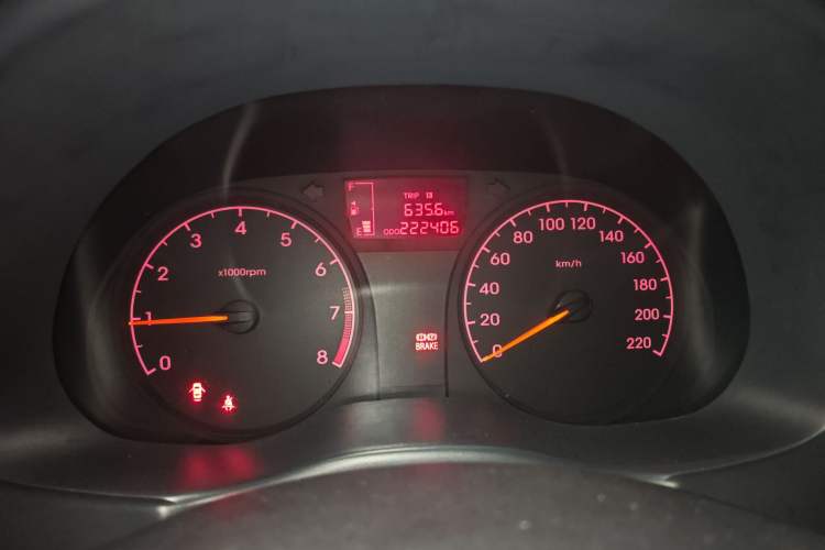 Used Hyundai Verna (older generation) 2010 Sedan 1.4L Manual Comfort GS Instrument Cluster