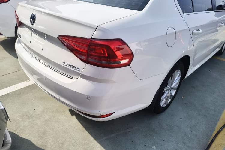 Used Volkswagen Lavida 2017 1.6L Automatic Comfort Edition
