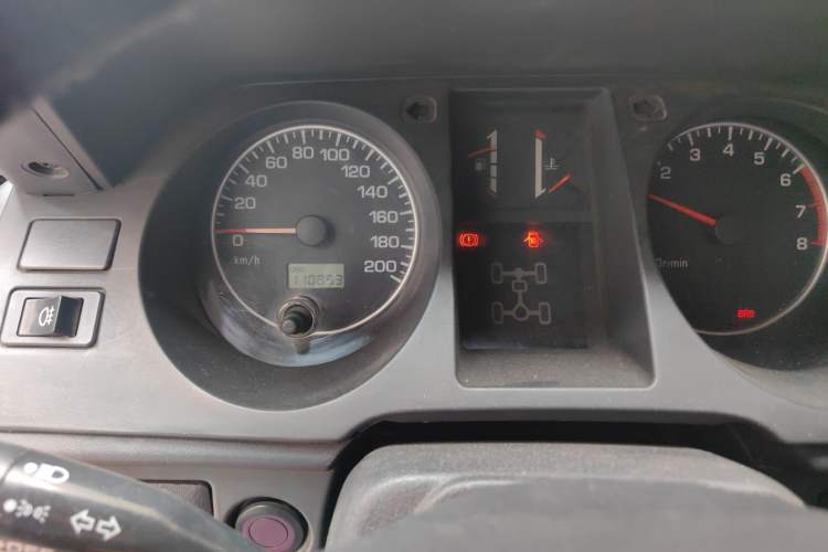 Used Leopaard Heijingang 2013 2.2L Manual Two-Wheel Drive Standard Version Odometer Close Up