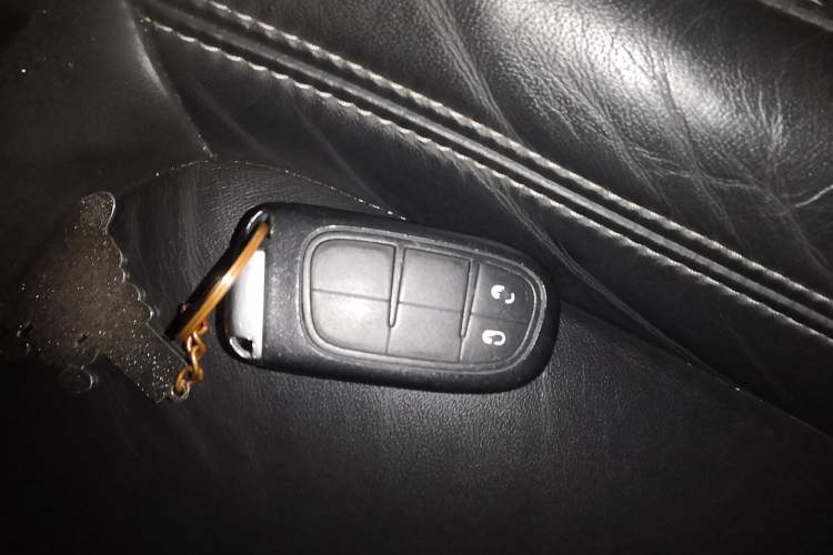 Used Jeep Cherokee 2016 2.4L Leading Edition Vehicle Key