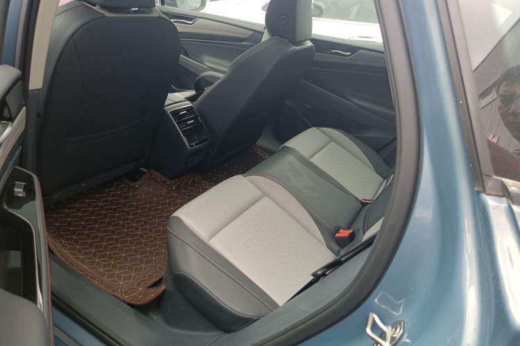 Used Volkswagen ID.7 VIZZION 2024 AIR model Left Rear Seat