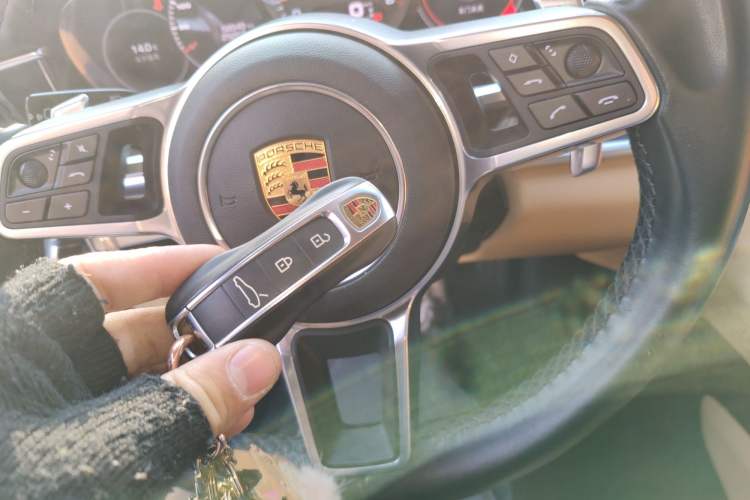 Used Porsche Panamera 2017 Panamera 4 Executive Long Wheelbase 3.0T
