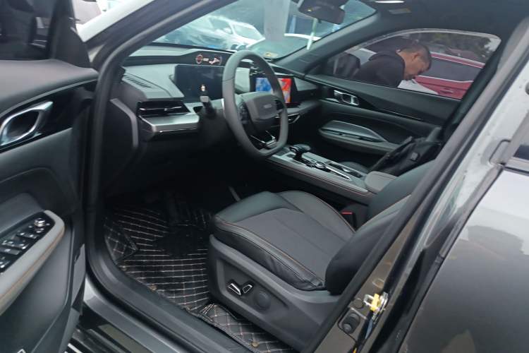 Used Oshan Z6 2022 Blue Whale 1.5T DCT Luxury Model
