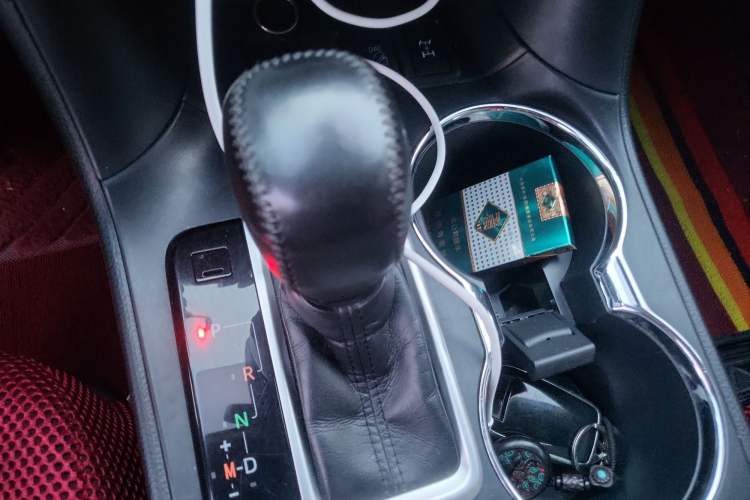 Used Toyota Highlander 2018 2.0T Four-Wheel Drive Luxury Version 7 Seats China VI Standard Gear Lever