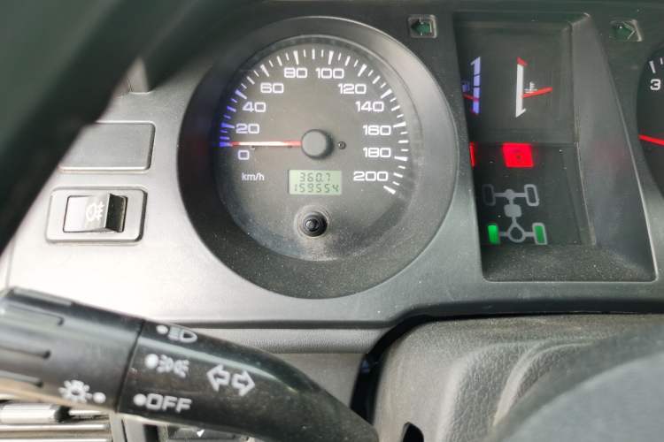 Used Leopaard 6481 2009 2.2L Manual 4x4
