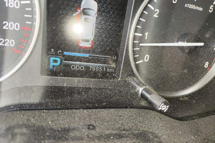 Used SWM X7 2017 1.5T automatic smart version 7 seats Odometer Close Up