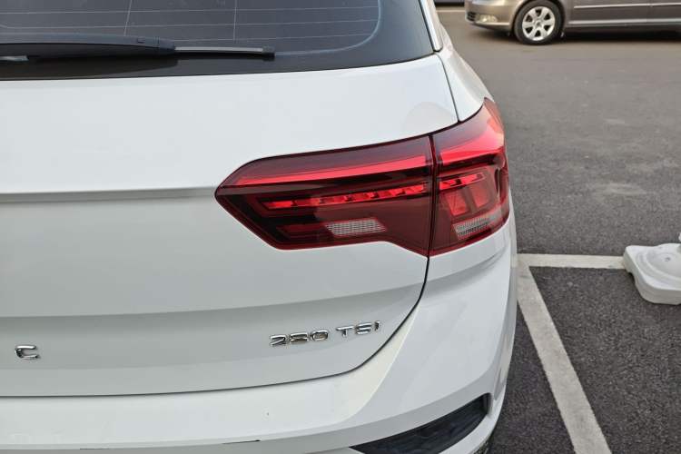 Used Volkswagen T-ROC 2020 280TSI DSG Two-Wheel Drive Comfort Version
