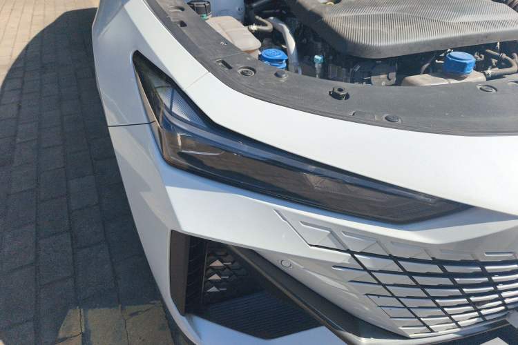 Used CHANGAN UNI-V 2023 1.5T Prestige Model