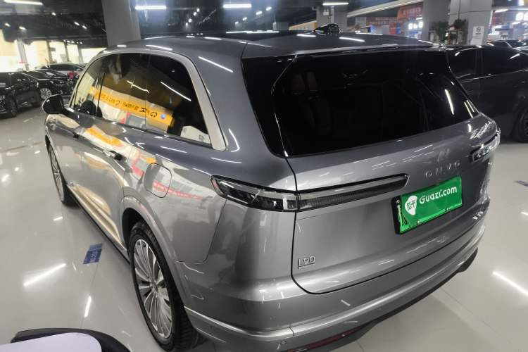 Used ONVO Luxeed L90 2025 Model—Max Six-Seater Version
