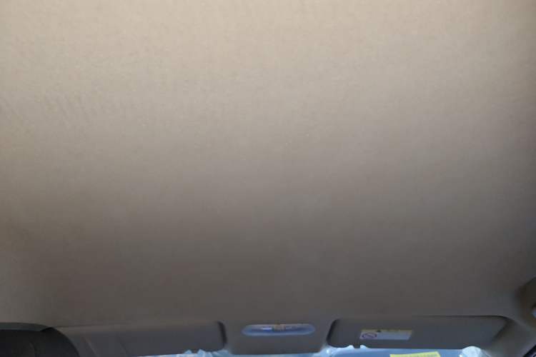 Used Venucia R50 2013 1.6L Manual Fashion Edition
