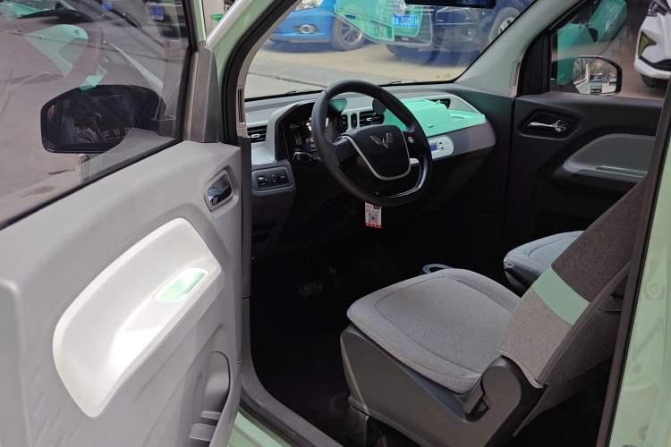 Used Wuling Hongguang MINIEV 2021 Macaron Premium Model – Lithium Iron Phosphate
