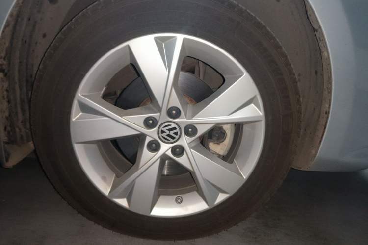 Used Volkswagen Bora 2015 Value Edition 1.6L Automatic Comfort Version