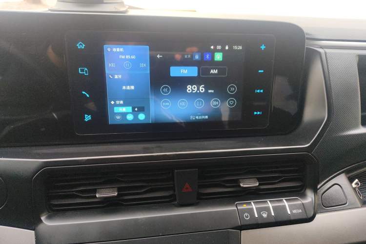 Used Ford Transit 2023 2.0T Diesel Automatic Commercial & Travel Model Mid-axle Medium Roof 7/8/9-Seater Audio And AC Panel