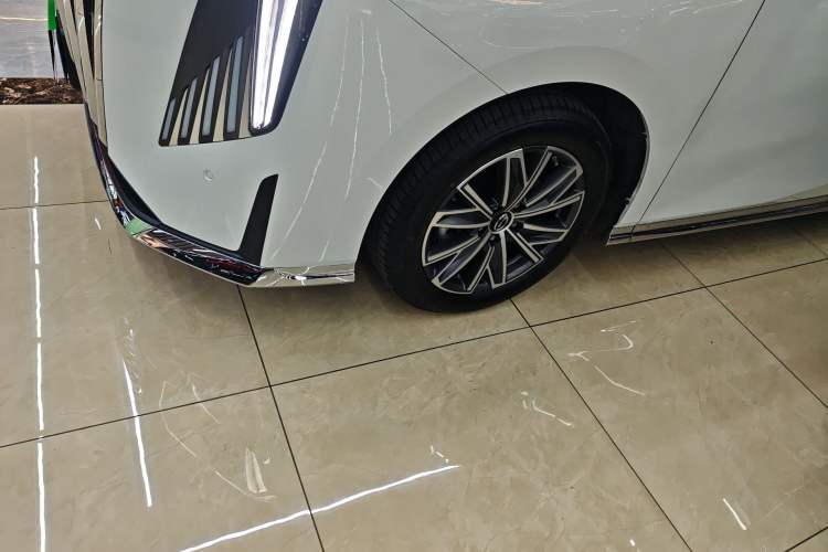 Used GAC Trumpchi M8 2024 Master Series 400T Prestige Edition
