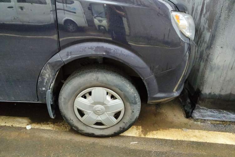 Used Dongfeng Yufeng Yufeng 2021 2.4T Rear-Drive Logistics Vehicle Long Wheelbase Mid-Roof 6-9 Seater China VI Emission Standard YCY24140-60
