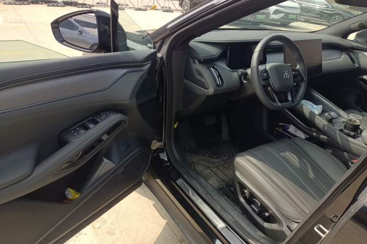 Used BYD Song L EV 2025 Intelligent Driving Version 662 km LiDAR Excellence Edition
