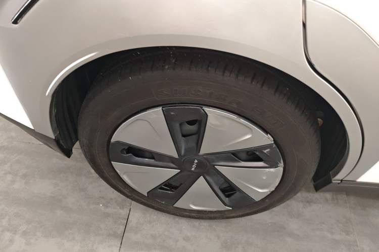 Used AION Y 2023 Plus 610 Smart Edition Lithium Iron Phosphate Right Rear Wheel Hub