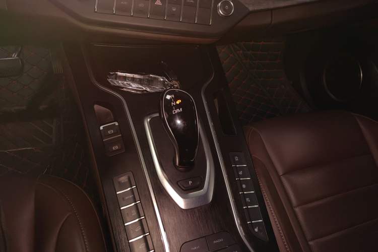 Used Wey VV7 2019 Upgraded Model 2.0T Ultra-Luxury Version China VI Standard