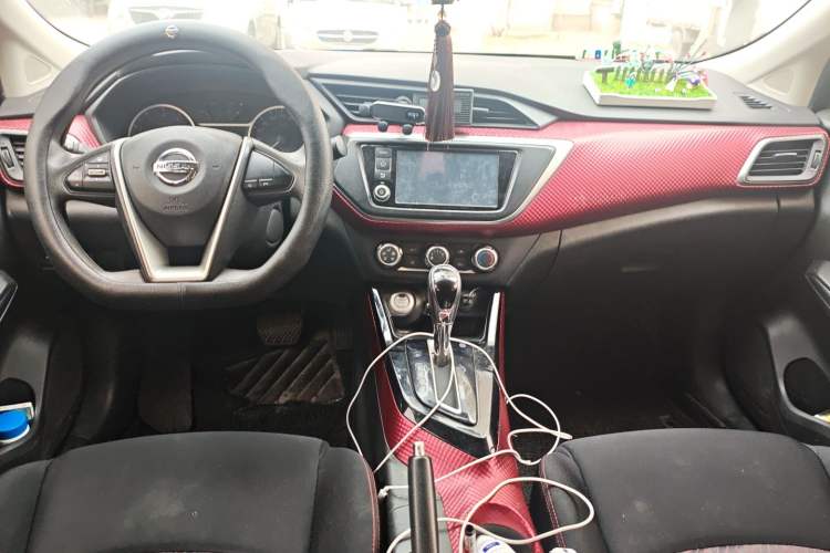 Used Nissan Lannia 2016 1.6L CVT Smart Edition Center Console