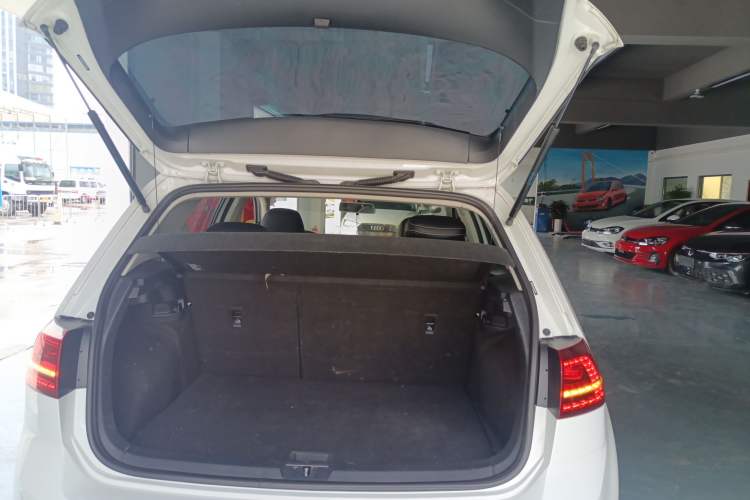 Used Volkswagen Golf 2017 230TSI Automatic Comfort Edition – Celebrating Milestone of One Million Units