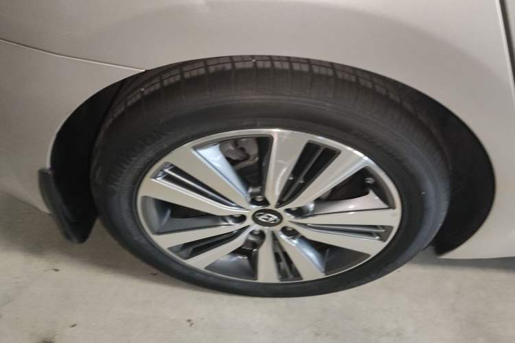 Used Hyundai Mistra 2014 1.8L Automatic Deluxe DLX Model
