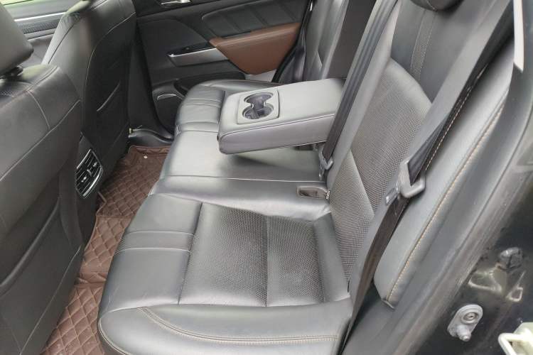 Used GAC Trumpchi GS7 2017 320T Two-Wheel-Drive Luxury Smart Connectivity Model