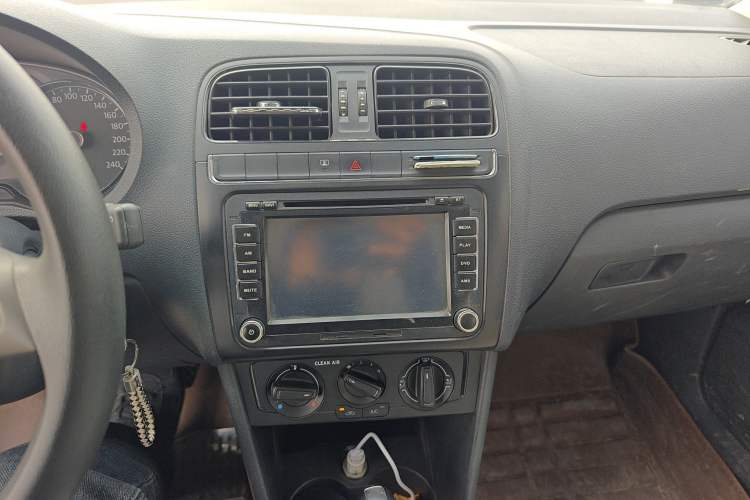 Used Volkswagen Polo 2016 1.4L Automatic Trendy Model Audio And AC Panel