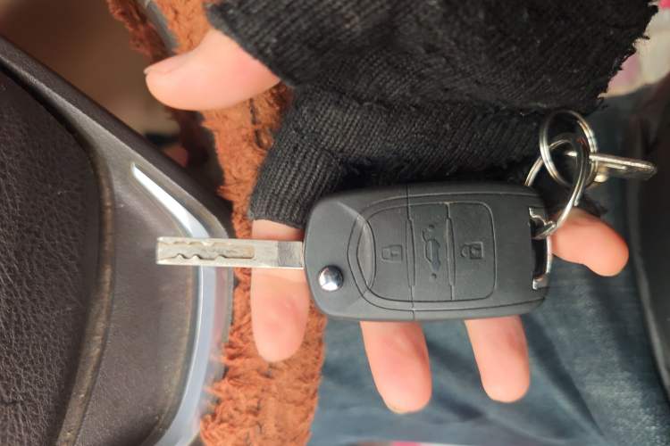 Used Baojun 730 2014 1.5L manual Comfort ESP version 7 seats
