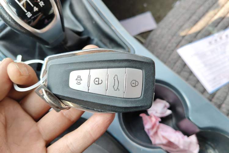 Used Geely Auto Emgrand 2019 Leading Edition 1.5L Manual Luxury Model China VI Standard
