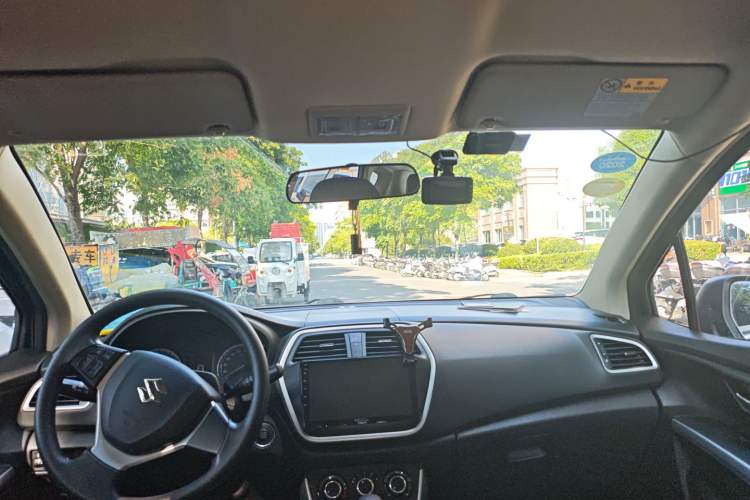 Used Suzuki S-Cross 2014 1.6L CVT Two-Wheel Drive Entry Model