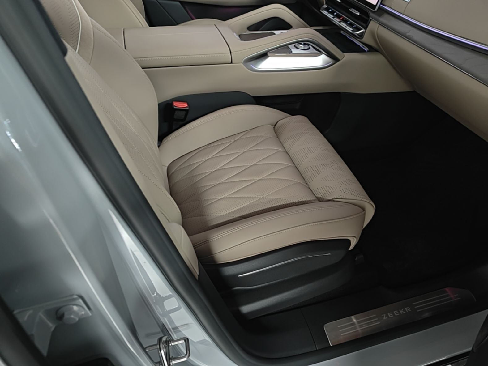 Zeekr 8X 2026 Model Max Edition 55kWh — снимка 19