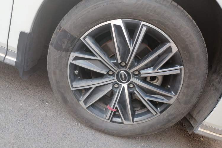 Used GAC Trumpchi M8 2024 Master Series 400T Prestige Edition Right Front Wheel Hub