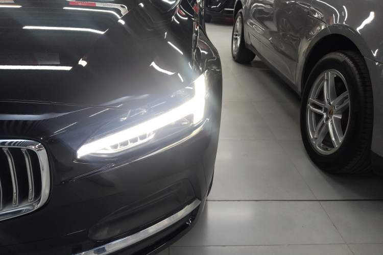 Used Volvo S90 2023 B5 Zhiyi Luxury Edition
