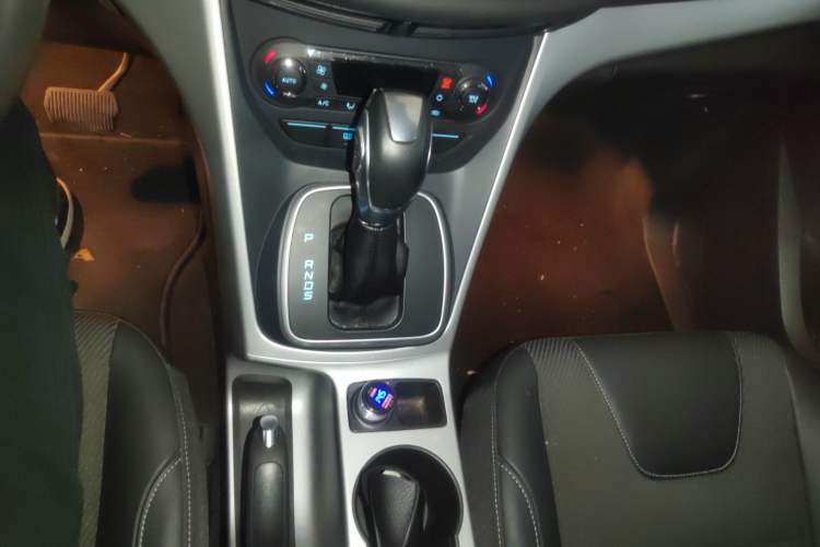 Used Ford Kuga 2015 1.5L GTDi Two-Wheel Drive Fashion Edition Gear Lever