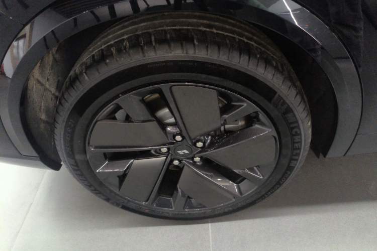 Used Li Auto L9 2025 Ultra Smart Refreshed Edition Right Rear Wheel Hub