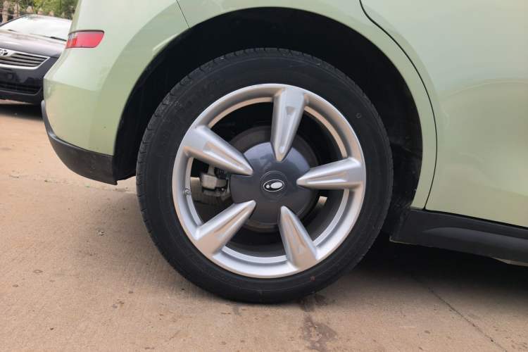 Used ORA Good Cat 2024 401 km Range Luxury Version 135 kW Right Rear Wheel Hub